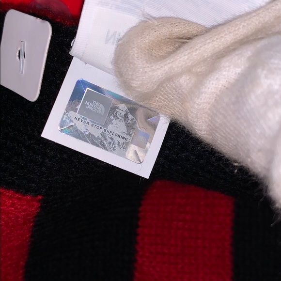 NWT The North Face Logo Scarf - Black/ Red - Picture 7 of 10